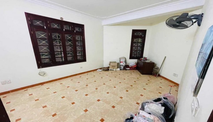 Cho thuê nhà lô góc Tam Trinh ngõ oto tránh - Hoàng Mai - 80m - 4 tầng - 23 triệu - kinh doanh